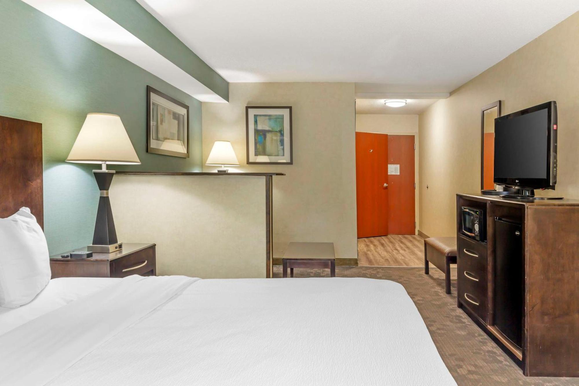 Best Western Plus Berkshire Hills Inn & Suites Pittsfield Dış mekan fotoğraf